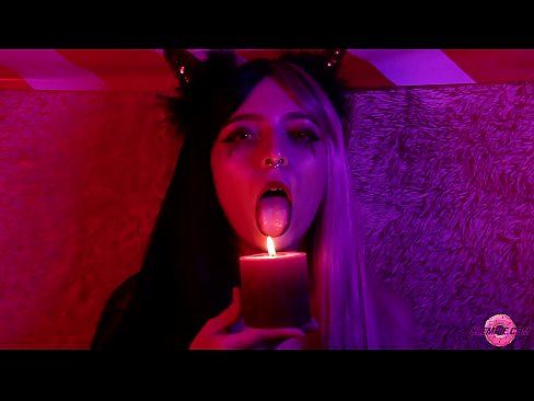 ❤️ Μια παθιασμένη πίπα από ένα σέξι Succubus με ένα σπέρμα στο στόμα της. ️❌ Σούπερ πορνό ️❤